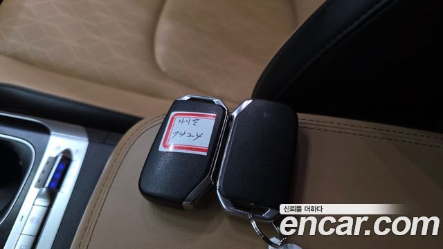 Kia Canival 2023 — photo 18