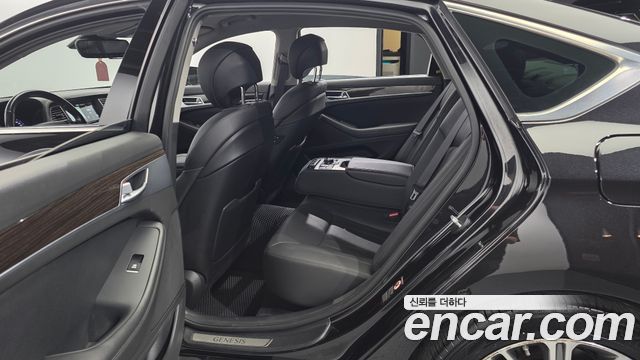 Genesis G80 2019 — photo 11