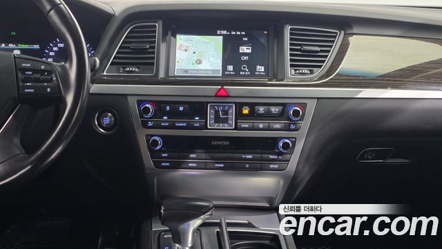 Genesis G80 2019 — photo 20