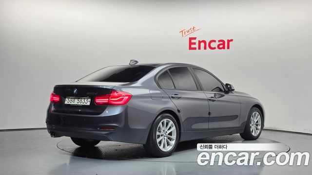 BMW 3-Series 2018 — photo 2