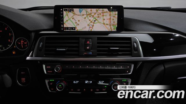 BMW 3-Series 2018 — photo 19