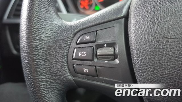 BMW 3-Series 2018 — photo 22