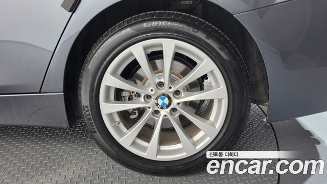 BMW 3-Series 2018 — photo 7