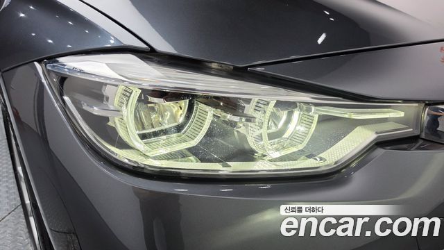 BMW 3-Series 2018 — photo 8