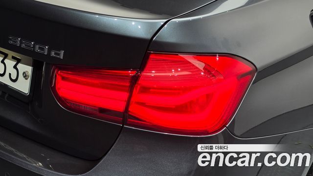 BMW 3-Series 2018 — photo 9