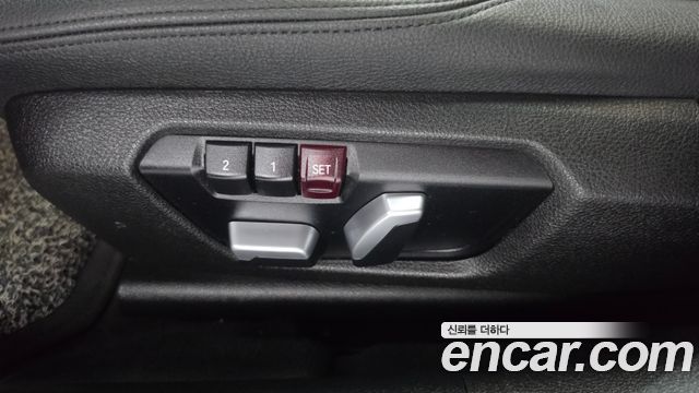 BMW 3-Series 2018 — photo 31
