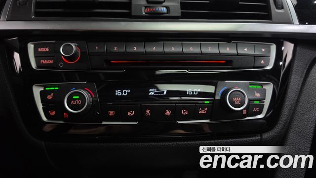 BMW 3-Series 2018 — photo 33
