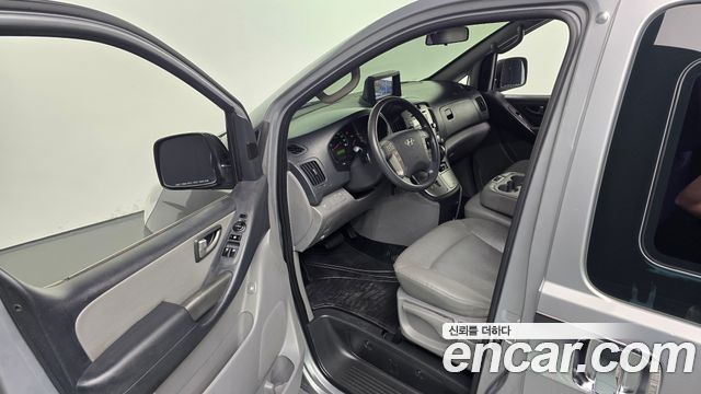 Hyundai Starex 2014 — photo 11