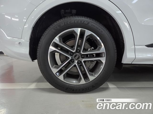 Audi Q5 2025 — photo 5