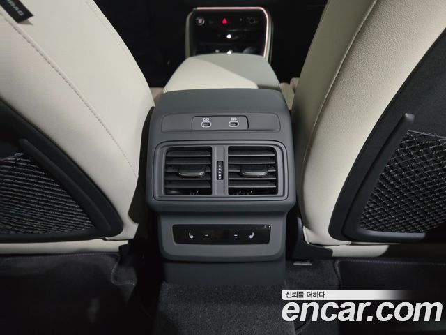Audi Q5 2025 — photo 12