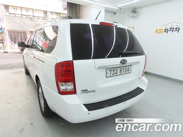 Kia Canival 2012 — photo 4