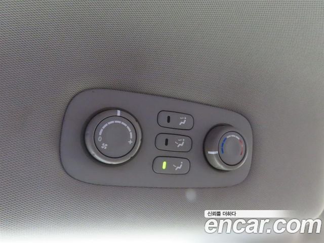 Kia Canival 2012 — photo 17