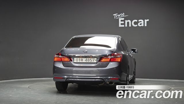 Honda Accord 2017 — photo 4