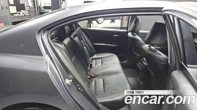 Honda Accord 2017 — photo 11