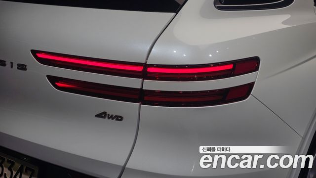 Genesis GV70 2025 — photo 9