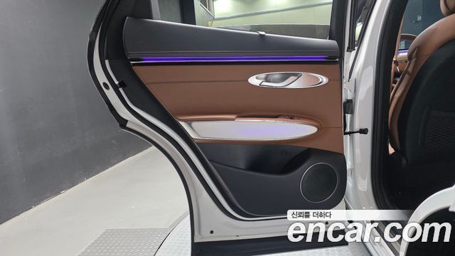 Genesis GV70 2025 — photo 15