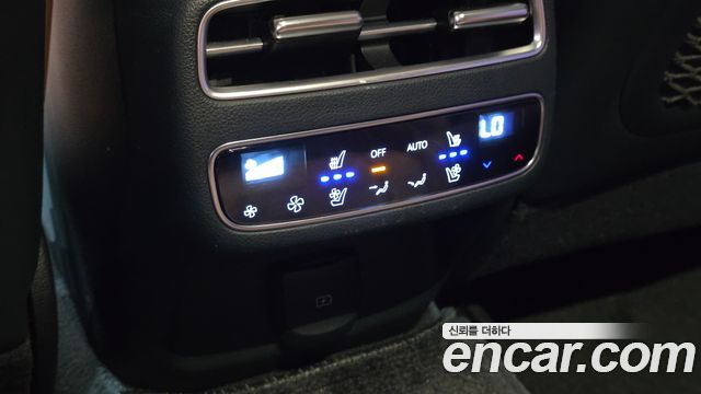 Genesis GV70 2025 — photo 29