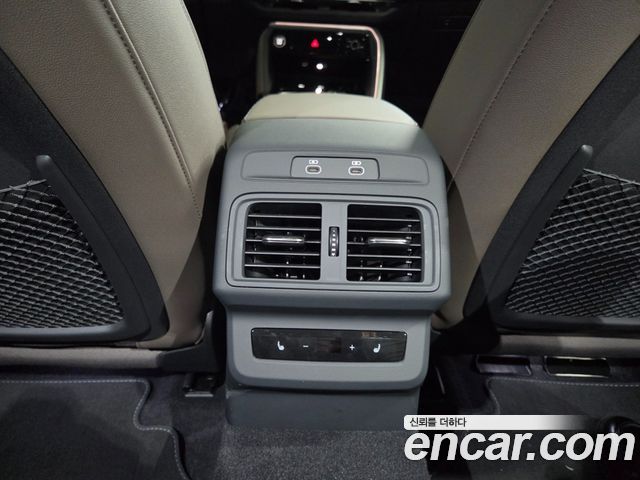 Audi Q5 2025 — photo 8