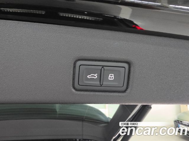 Audi Q5 2025 — photo 11