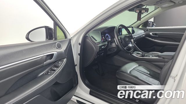 Hyundai Sonata 2022 — photo 10
