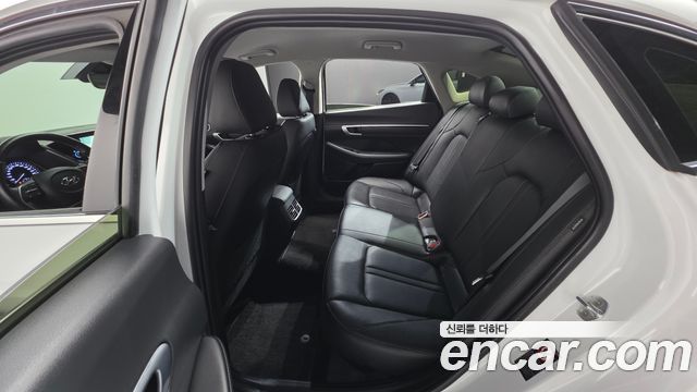 Hyundai Sonata 2022 — photo 18