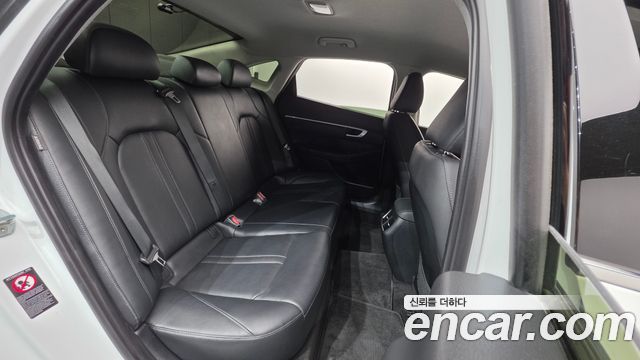 Hyundai Sonata 2022 — photo 19