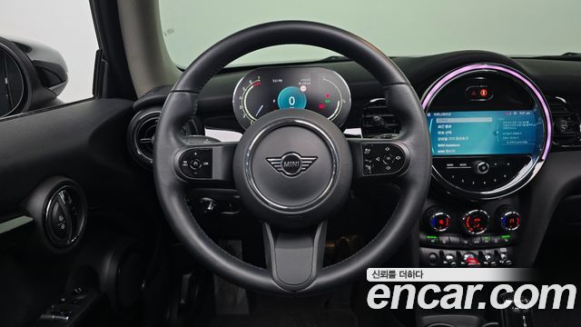 Mini Cooper 2022 — photo 18