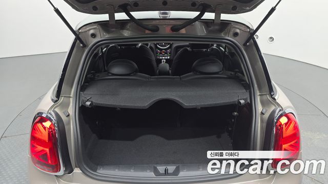 Mini Cooper 2022 — photo 26