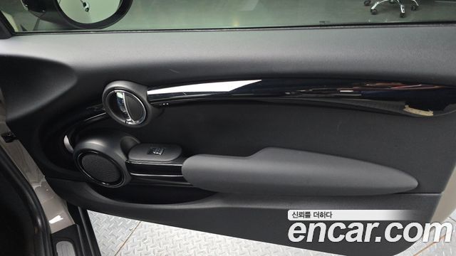 Mini Cooper 2022 — photo 15