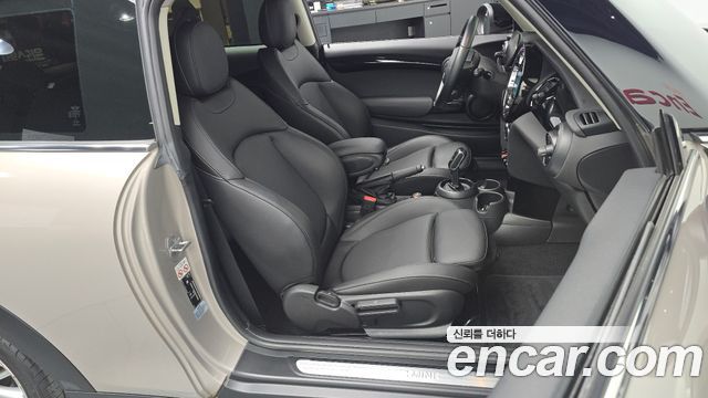 Mini Cooper 2022 — photo 16