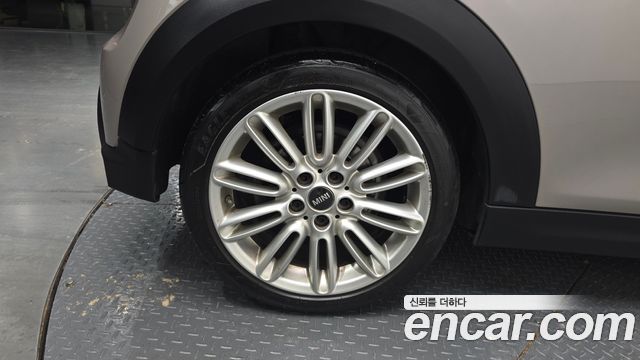 Mini Cooper 2022 — photo 29