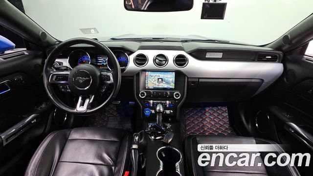 Ford Mustang 2017 — photo 10