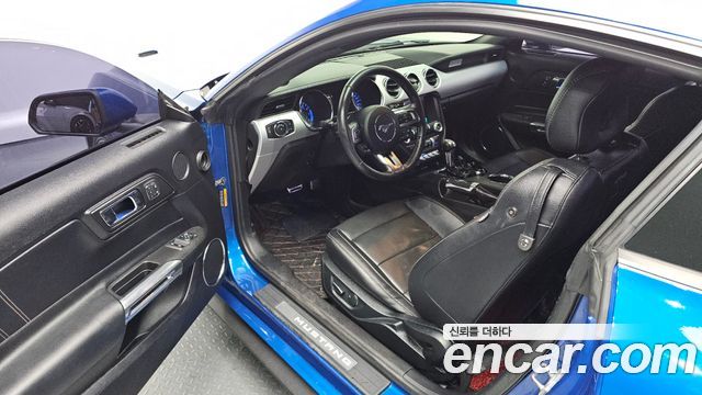 Ford Mustang 2017 — photo 13