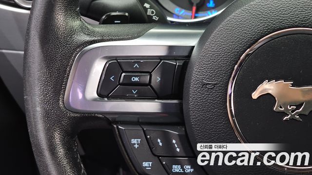 Ford Mustang 2017 — photo 21