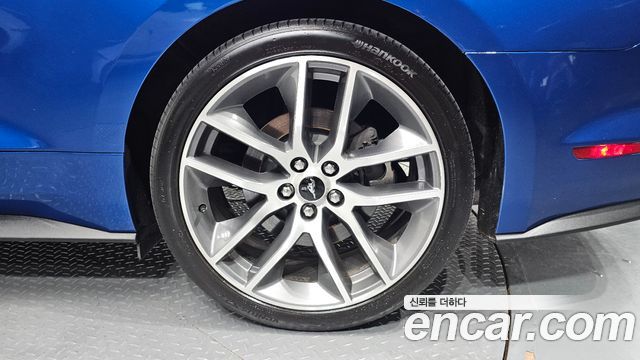 Ford Mustang 2017 — photo 7