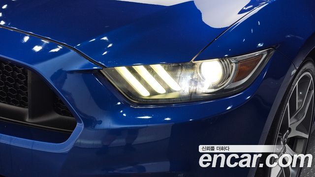 Ford Mustang 2017 — photo 8