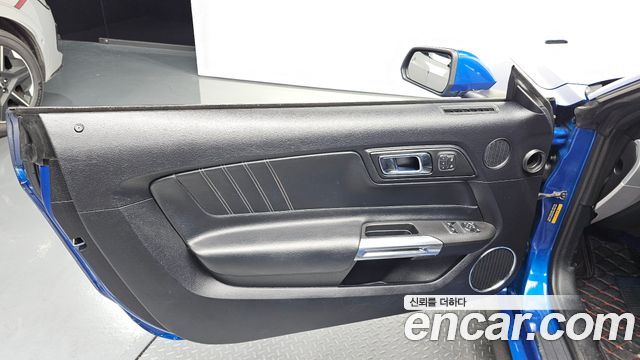 Ford Mustang 2017 — photo 15