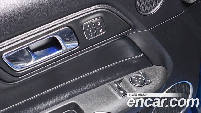 Ford Mustang 2017 — photo 28