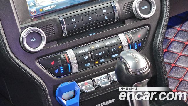 Ford Mustang 2017 — photo 31