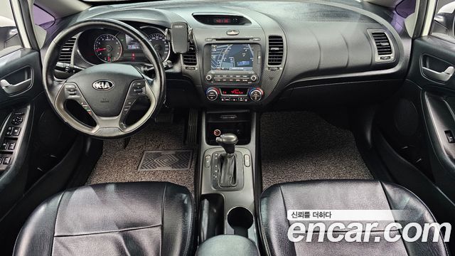 Kia K3 2013 — photo 10