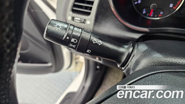 Kia K3 2013 — photo 24