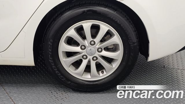 Kia K3 2013 — photo 7