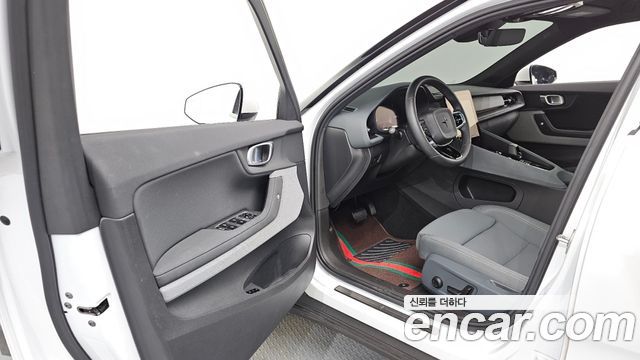 Polestar Polestar 2 2023 — photo 13
