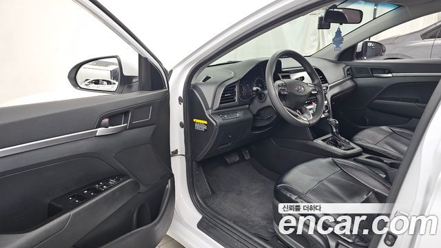 Hyundai AVANTE 2019 — photo 10