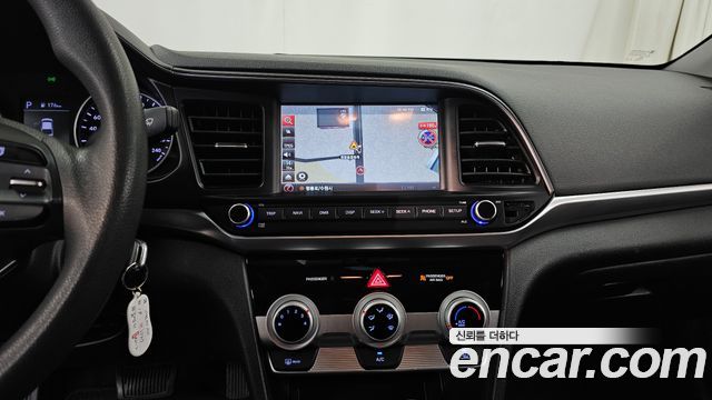 Hyundai AVANTE 2019 — photo 14