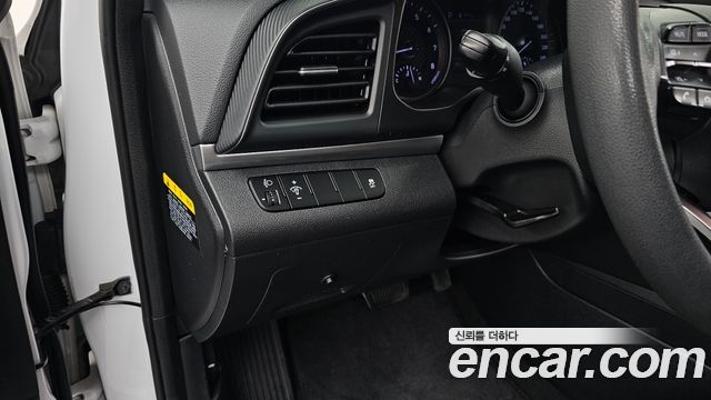 Hyundai AVANTE 2019 — photo 19