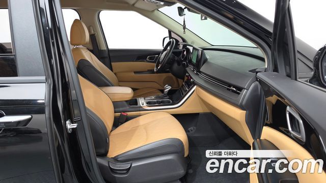 Kia Canival 2022 — photo 11