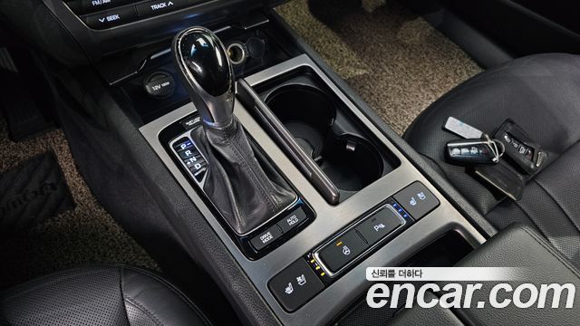 Hyundai Genesis 2016 — photo 9