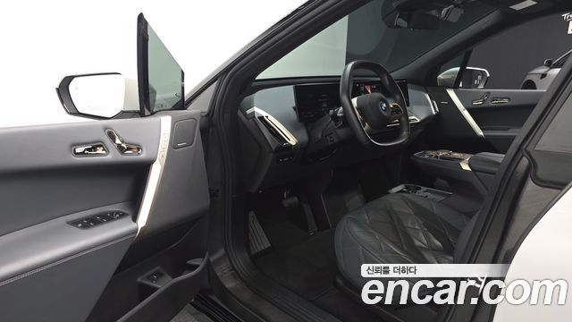 BMW iX 2022 — photo 10