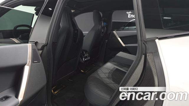 BMW iX 2022 — photo 11